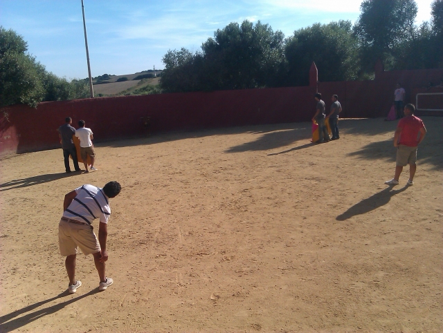 Repartidos en la plaza